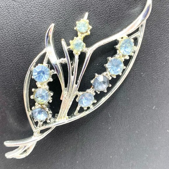 Vintage Pin Brooch Earrings Clip On Blue Rhinestone Prong Set Jewelry Set 3pc - Picture 2 of 9